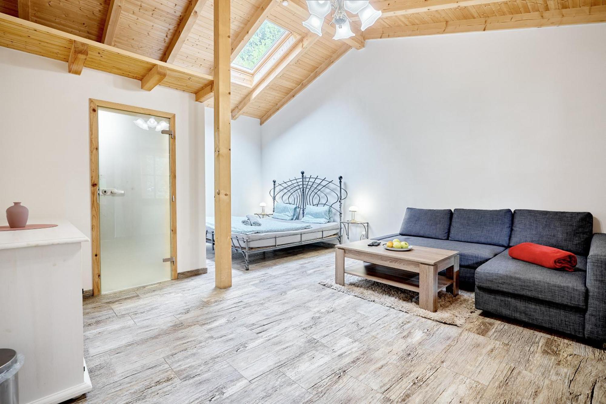 Apartmany Svatosske Skaly Loket Zewnętrze zdjęcie