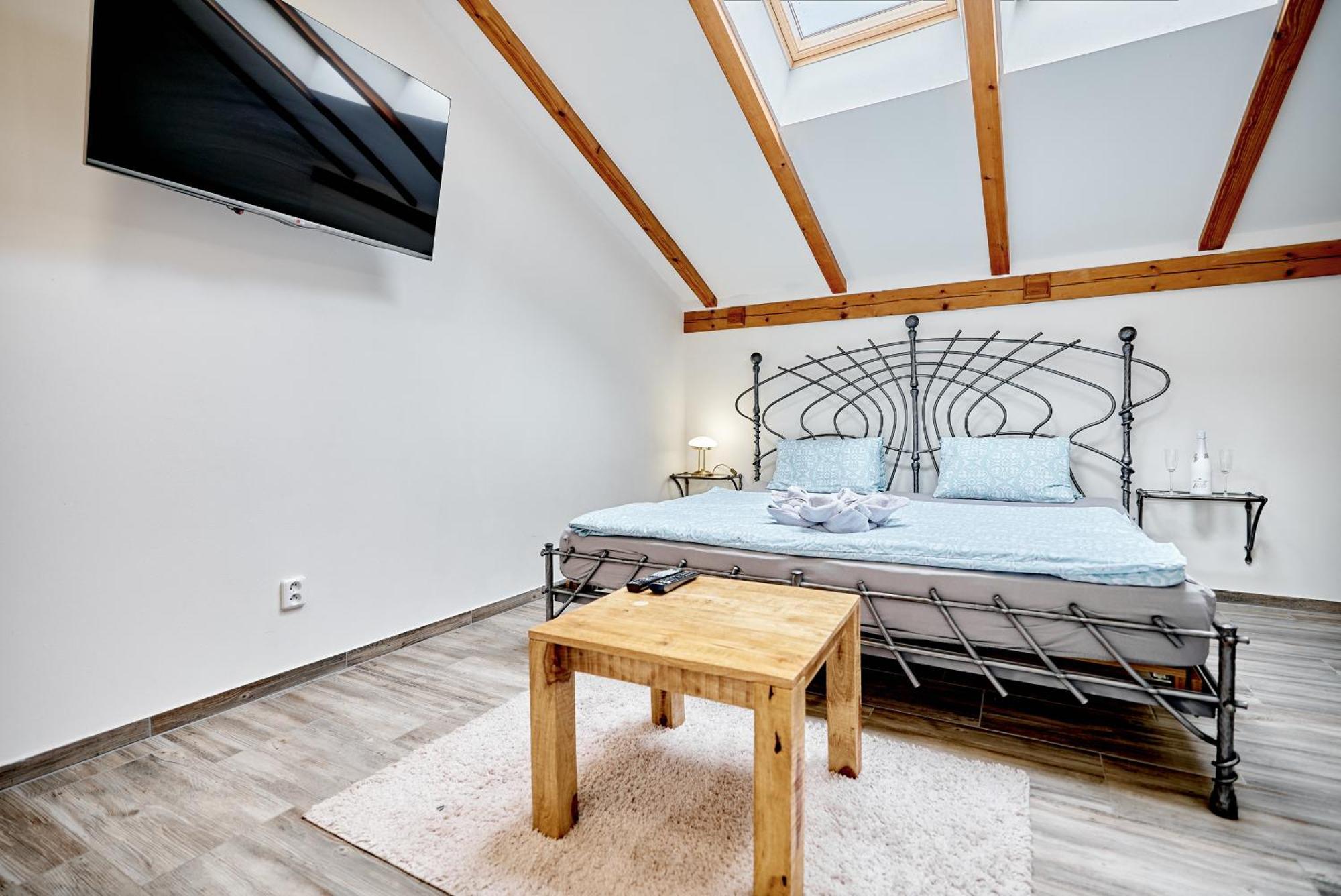 Apartmany Svatosske Skaly Loket Zewnętrze zdjęcie